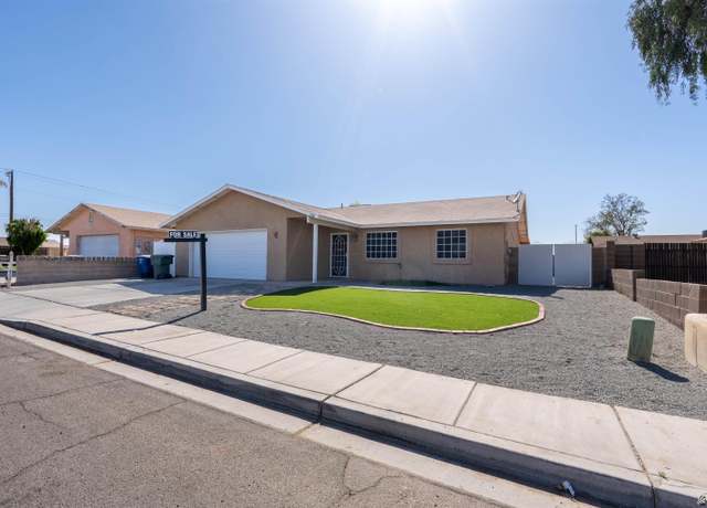 Property at 1986 S 47 Ave, Yuma, AZ 85364, 4 beds, 2 baths