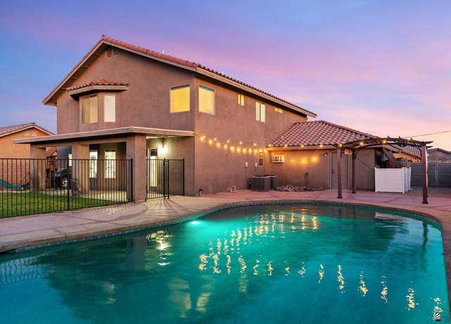 Property at 6326 E 47 St, Yuma, AZ 85365, 5 beds, 3 baths