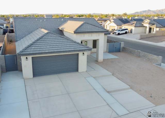 Property at 8756 E 41 St, Yuma, AZ 85365, 4 beds, 2 baths