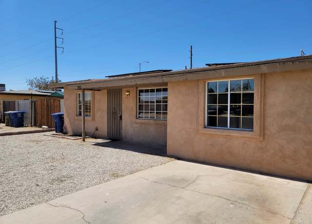Property at 2082 E La Mesa St, Yuma, AZ 85365, 4 beds, 1.5 baths