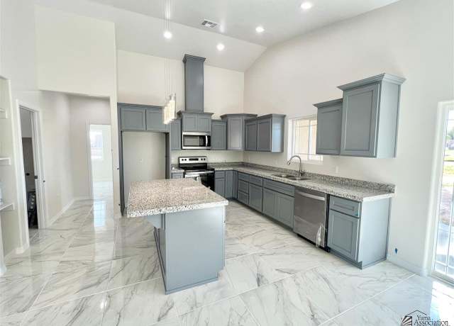 Property at 28852 Colorado Ave, Wellton, AZ 85356, 3 beds, 2 baths