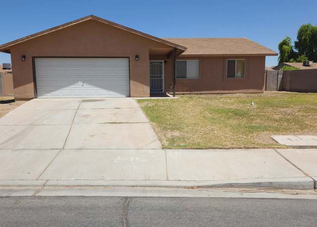 Property at 2873 S 28 Dr, Yuma, AZ 85364, 4 beds, 2 baths