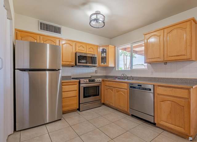 Property at 1871 S Mckinley Ave, Yuma, AZ 85364, 3 beds, 2 baths