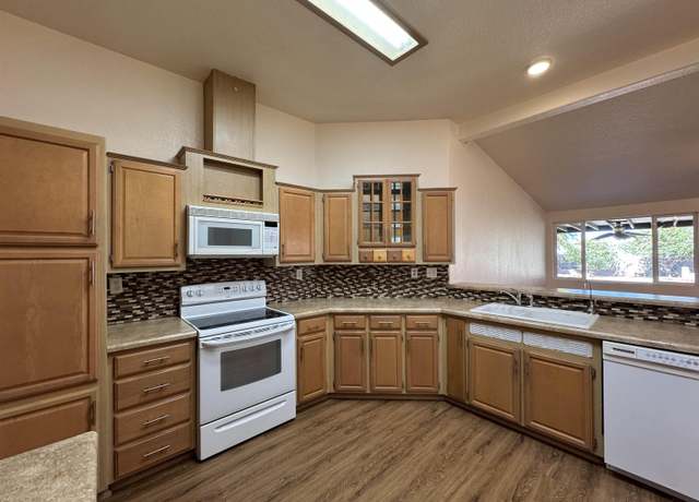 Property at 11879 S Sheryl Dr, Yuma, AZ 85367, 3 beds, 2 baths