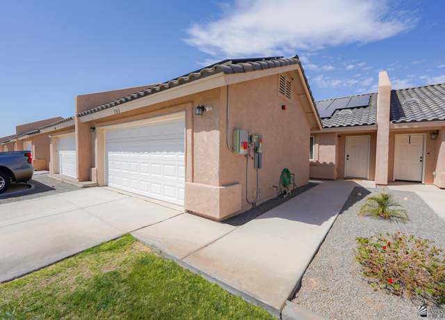 Property at 7352 E 38 St, Yuma, AZ 85365, 3 beds, 2 baths