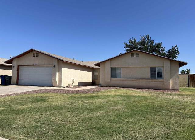 Property at 2828 W 26 Pl, Yuma, AZ 85364, 3 beds, 2 baths