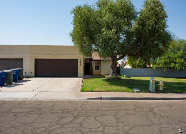Property at 1641 Hillside Pl, Yuma, AZ 85364, 3 beds, 2.5 baths