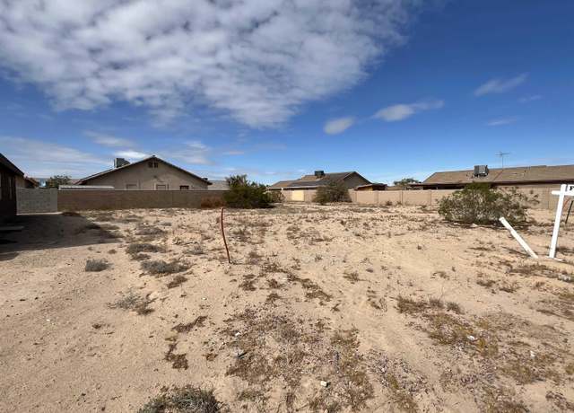 Property at 386 N Terrazas Dr, San Luis, AZ 85333