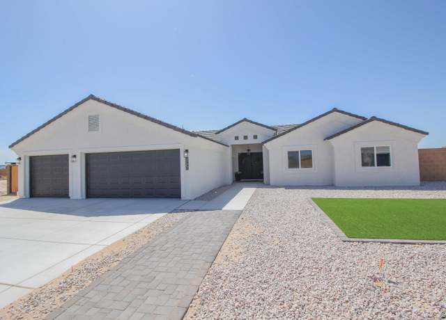 Property at 5939 E 47 St, Yuma, AZ 85365, 5 beds, 3 baths