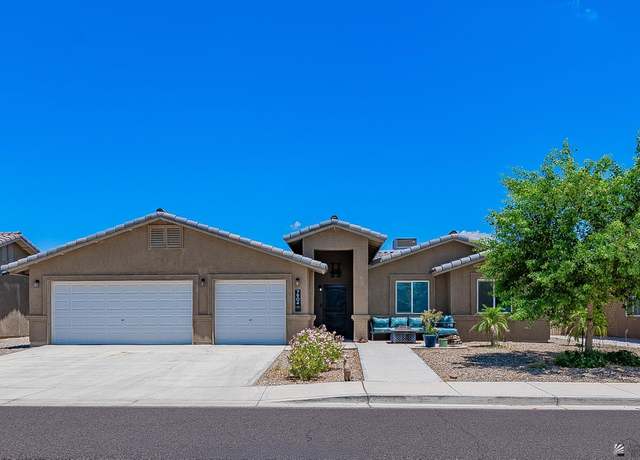 Property at 7904 E 43 St, Yuma, AZ 85365, 5 beds, 3 baths