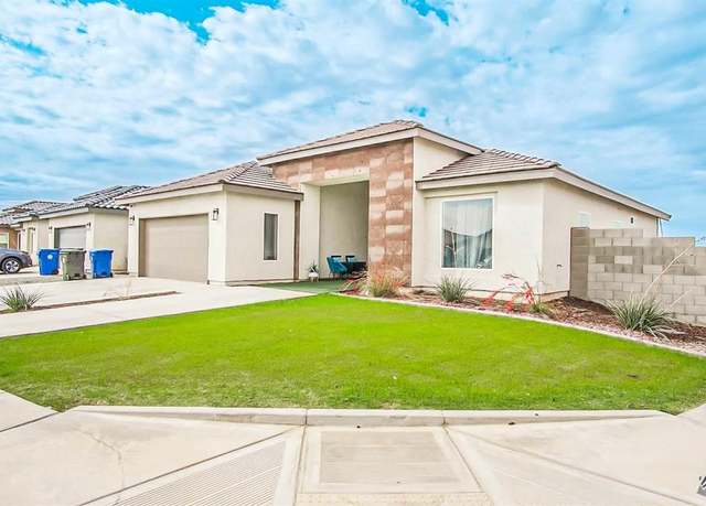 Property at 770 E 13 St, Somerton, AZ 85350, 4 beds, 2 baths