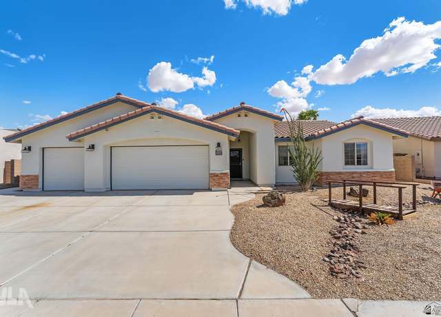 Property at 11637 E 27 St, Yuma, AZ 85367, 3 beds, 2 baths