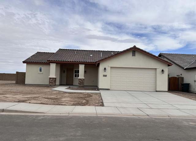 Property at 3347 W 36 Pl #404, Yuma, AZ 85365, 3 beds, 2 baths
