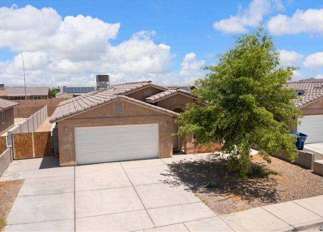 Property at 7862 E 44th Pl, Yuma, AZ 85365, 4 beds, 2 baths