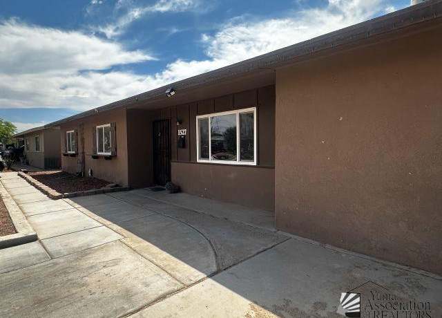 Property at 1527 E 23 St, Yuma, AZ 85364, 3 beds, 2 baths