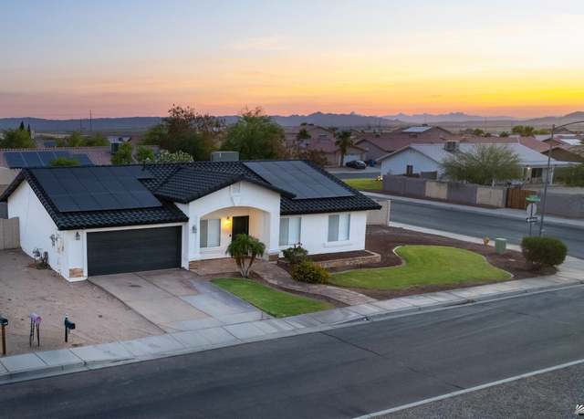 Property at 8696 E 26 St, Yuma, AZ 85365, 4 beds, 2 baths