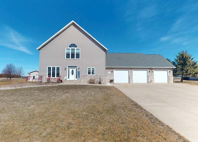 Property at 474 E Jensen St, Newell, IA 50568, 2 beds, 3 baths