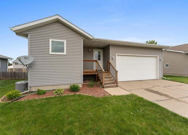 Property at 1210 Madison St, Vermillion, SD 57069, 4 beds, 2 baths