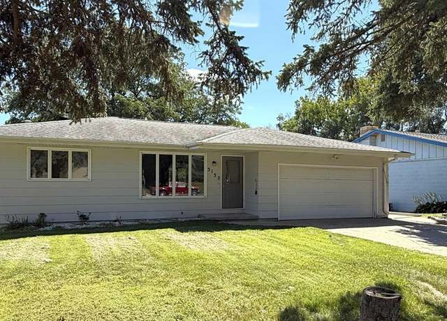 Property at 3132 41st St, Sioux City, IA 51108, 4 beds, 2 baths