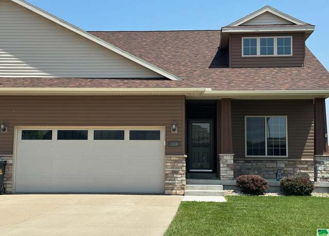 Property at 809 Coffie Farm Rd, Sergeant Bluff, IA 51054, 4 beds, 3 baths