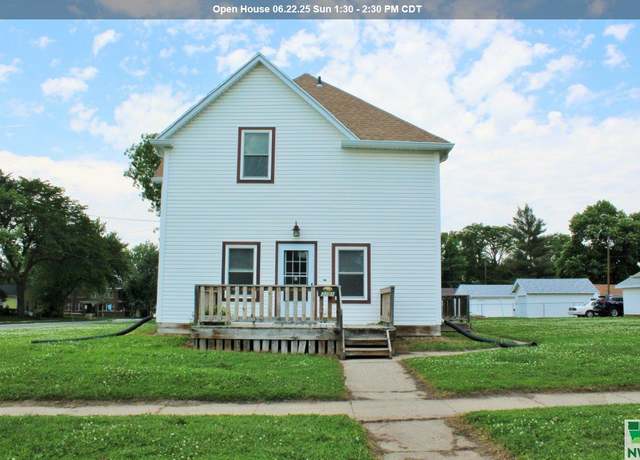 Property at 3201 Marshall Ave, Sioux City, IA 51106, 4 beds, 3 baths