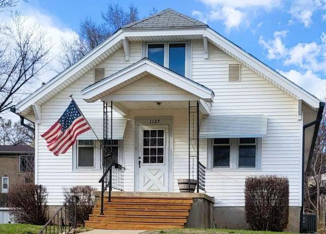 Property at 1127 26th St, Sioux City, IA 51104, 3 beds, 2 baths