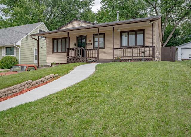 Property at 1324 S Patterson St, Sioux City, IA 51106, 3 beds, 1 bath