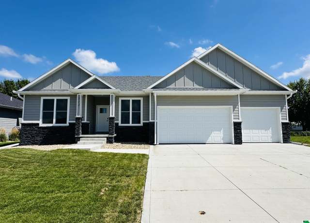 Property at 512 Jamie Ln, Sergeant Bluff, IA 51054, 4 beds, 3 baths