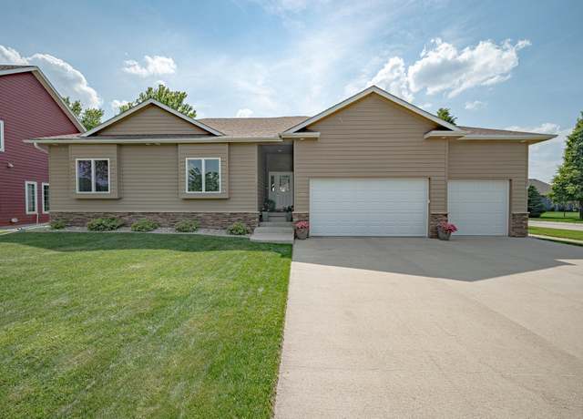 Property at 270 Inverness Trl, Dakota Dunes, SD 57049, 5 beds, 3 baths