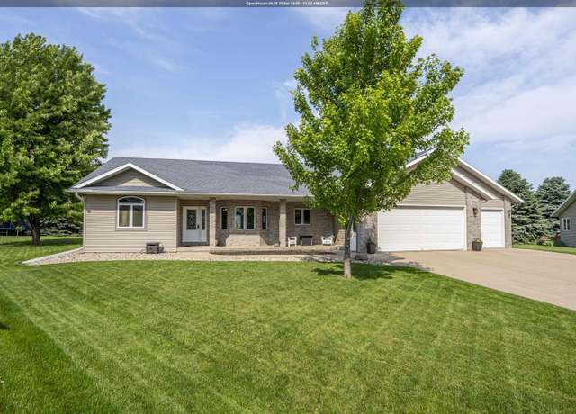 Property at 137 9th St Cir NE, Sioux Center, IA 51250, 5 beds, 3 baths