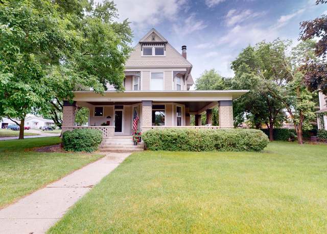Property at 736 W Cedar St, Cherokee, IA 51012, 4 beds, 1.5 baths