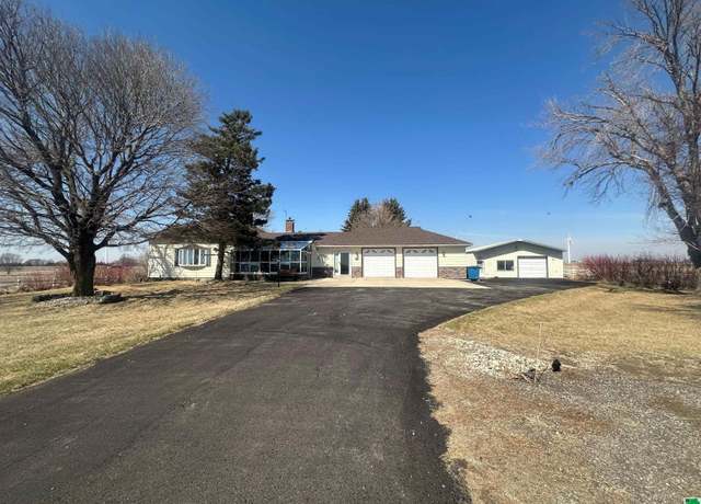 Property at 5418 320th St, Sanborn, IA 51248, 2 beds, 3 baths