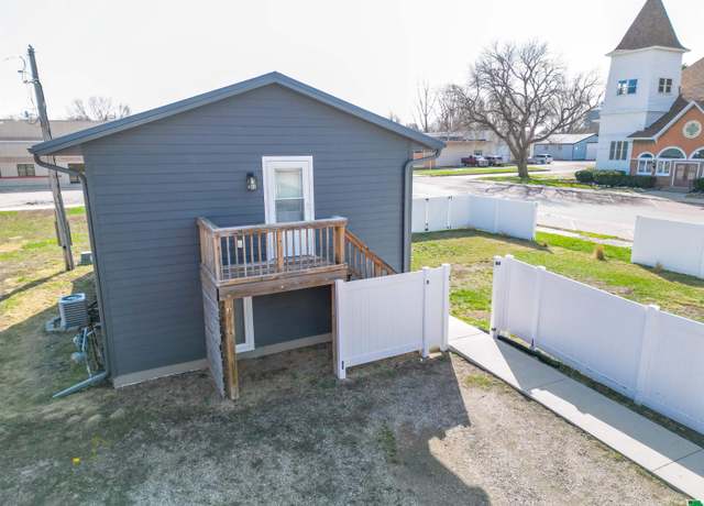 Property at 1030 9th St Unit A & B, Onawa, IA 51040, 2 beds, 2 baths