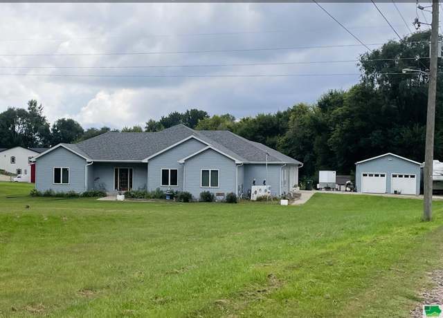 Property at 3841 Talbot Rd, Sioux City, IA 51103, 4 beds, 3 baths