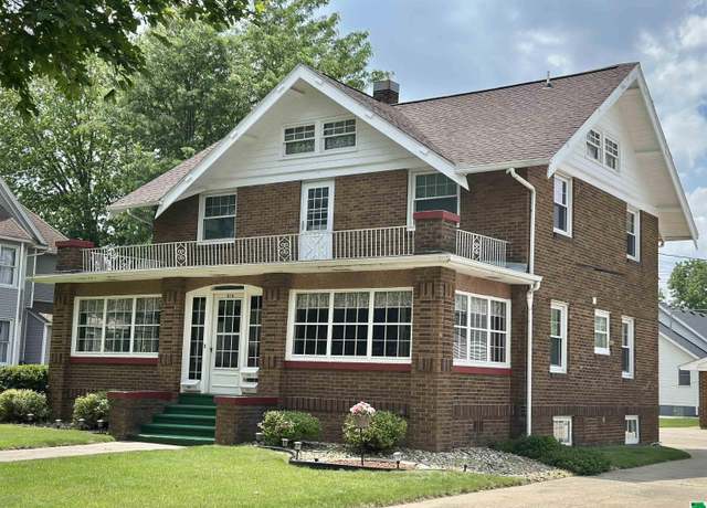 Property at 416 Lake Ave, Storm Lake, IA 50588, 6 beds, 4 baths