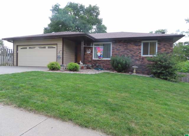 Property at 3109 Sumac Trl, Sioux City, IA 51106, 4 beds, 3 baths