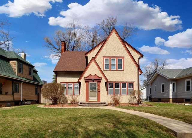 Property at 3717 5th Ave, Sioux City, IA 51106, 3 beds, 1 bath