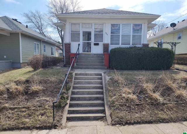 Property at 1916 W Palmer Ave, Sioux City, IA 51103, 2 beds, 1 bath