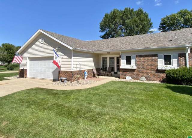 Property at 19 Park Vlg, Lemars, IA 51031, 2 beds, 2 baths