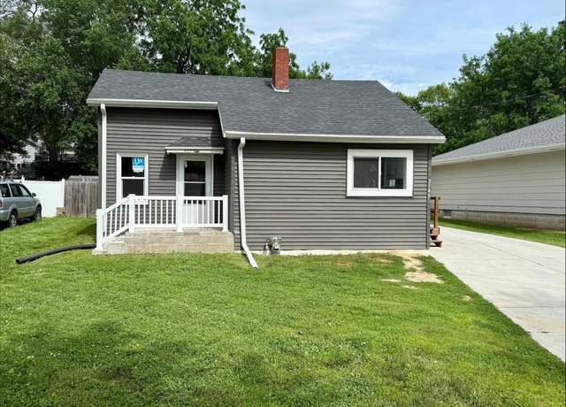 Property at 2540 S Cleveland St, Sioux City, IA 51106, 2 beds, 1 bath