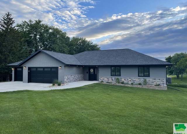 Property at 406 W Highway, Alta, IA 51002, 4 beds, 3 baths