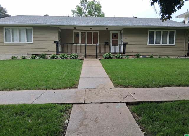 Property at 310 1st St SE, Orange City, IA 51041, 1 bed, 1 bath