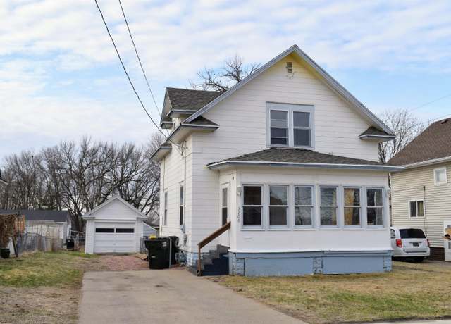 Property at 3206 5th Ave, Sioux City, IA 51106, 2 beds, 1 bath