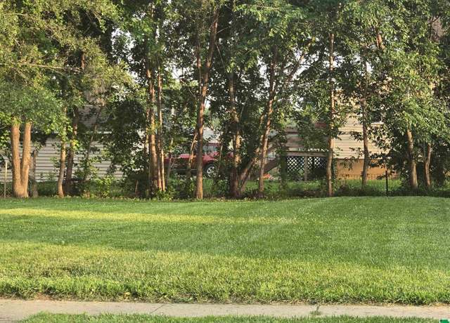 Property at 1016 Paul Ave, Sioux City, IA 51109