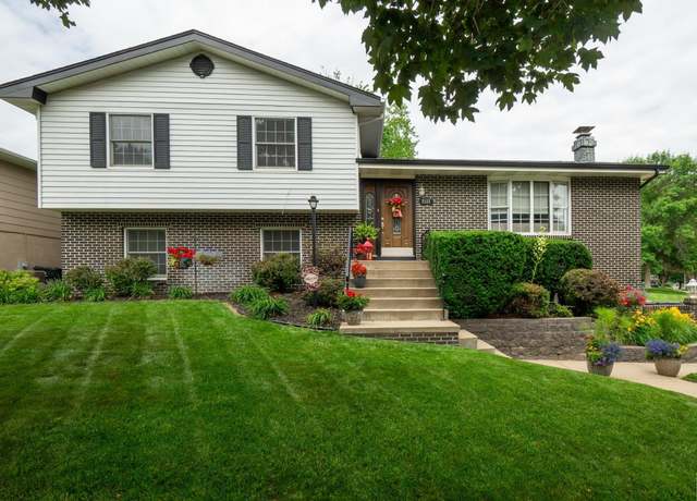 Property at 3500 Pawnee Pl, Sioux City, IA 51104, 3 beds, 2.5 baths