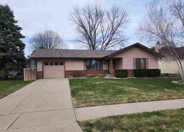 Property at 605 Stagecoach Rd, South Sioux City, NE 68776, 2 beds, 1 bath