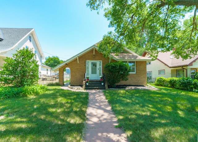 Property at 3514 Jackson St, Sioux City, IA 51104, 3 beds, 2 baths