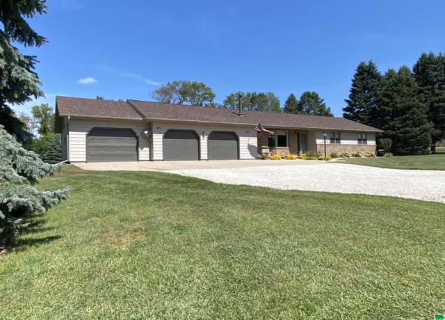 Property at 16584 Pine Ln, Lemars, IA 51031, 5 beds, 2.5 baths