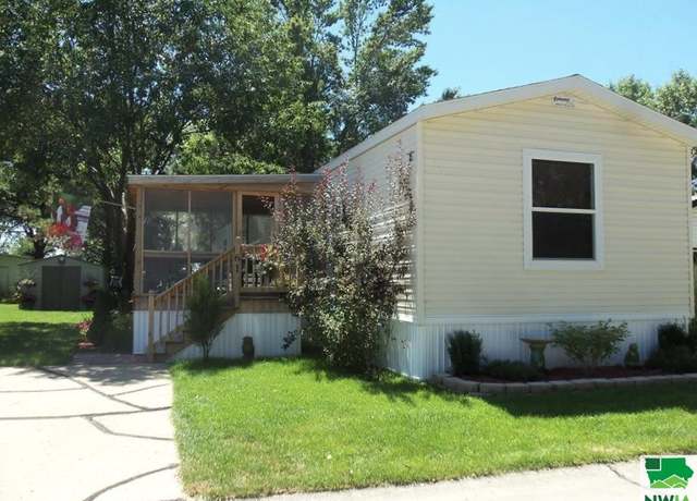 Property at 61 Cotts Dr, No. Sioux City, SD 57049, 3 beds, 2 baths