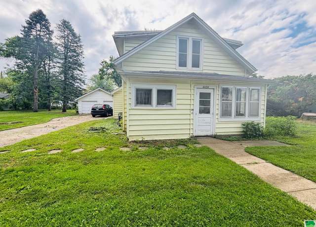 Property at 4434 Polk St, Sioux City, IA 51108, 3 beds, 2 baths